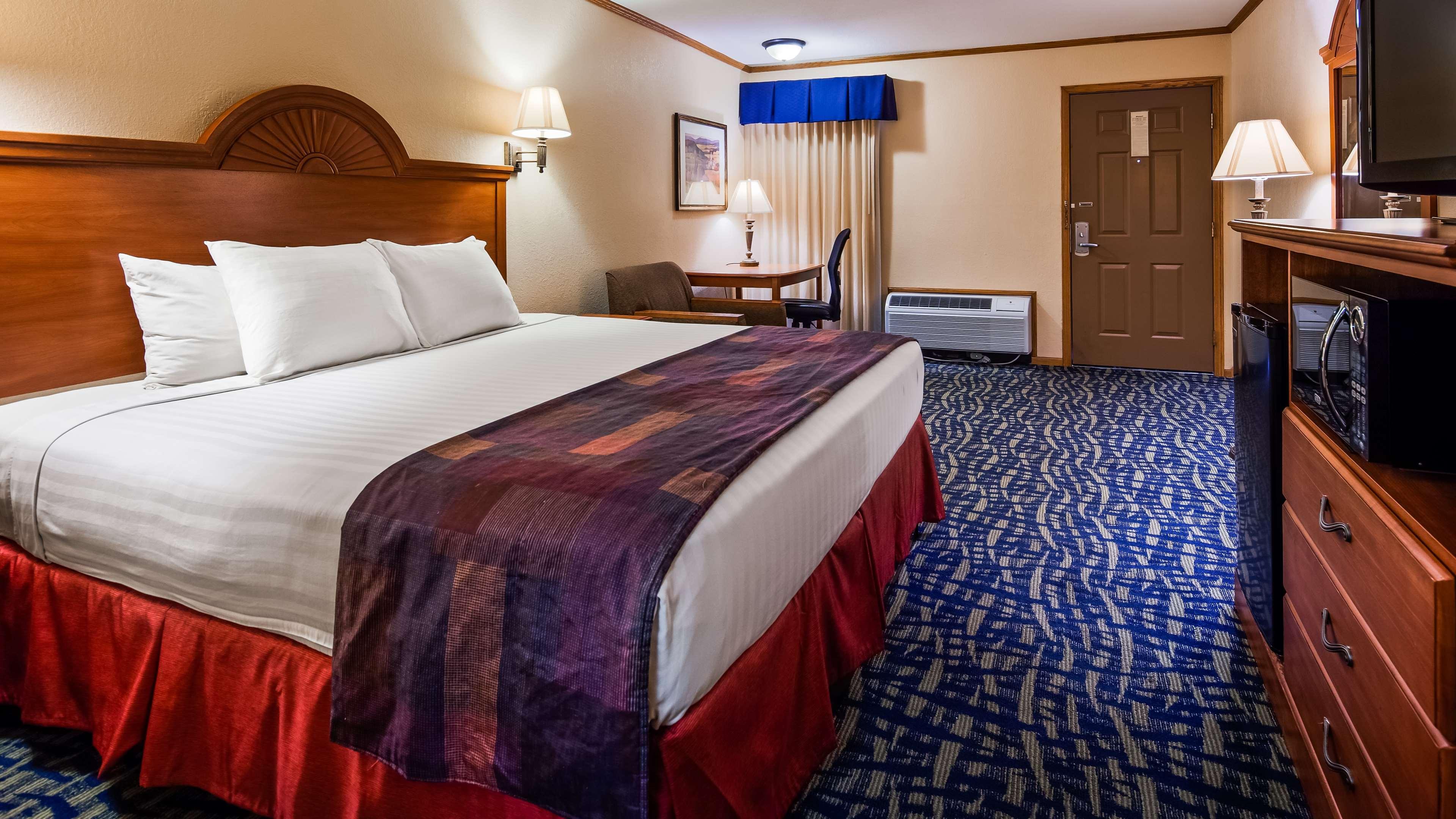 Surestay By Western Kansas Country North Hotel Kansas City