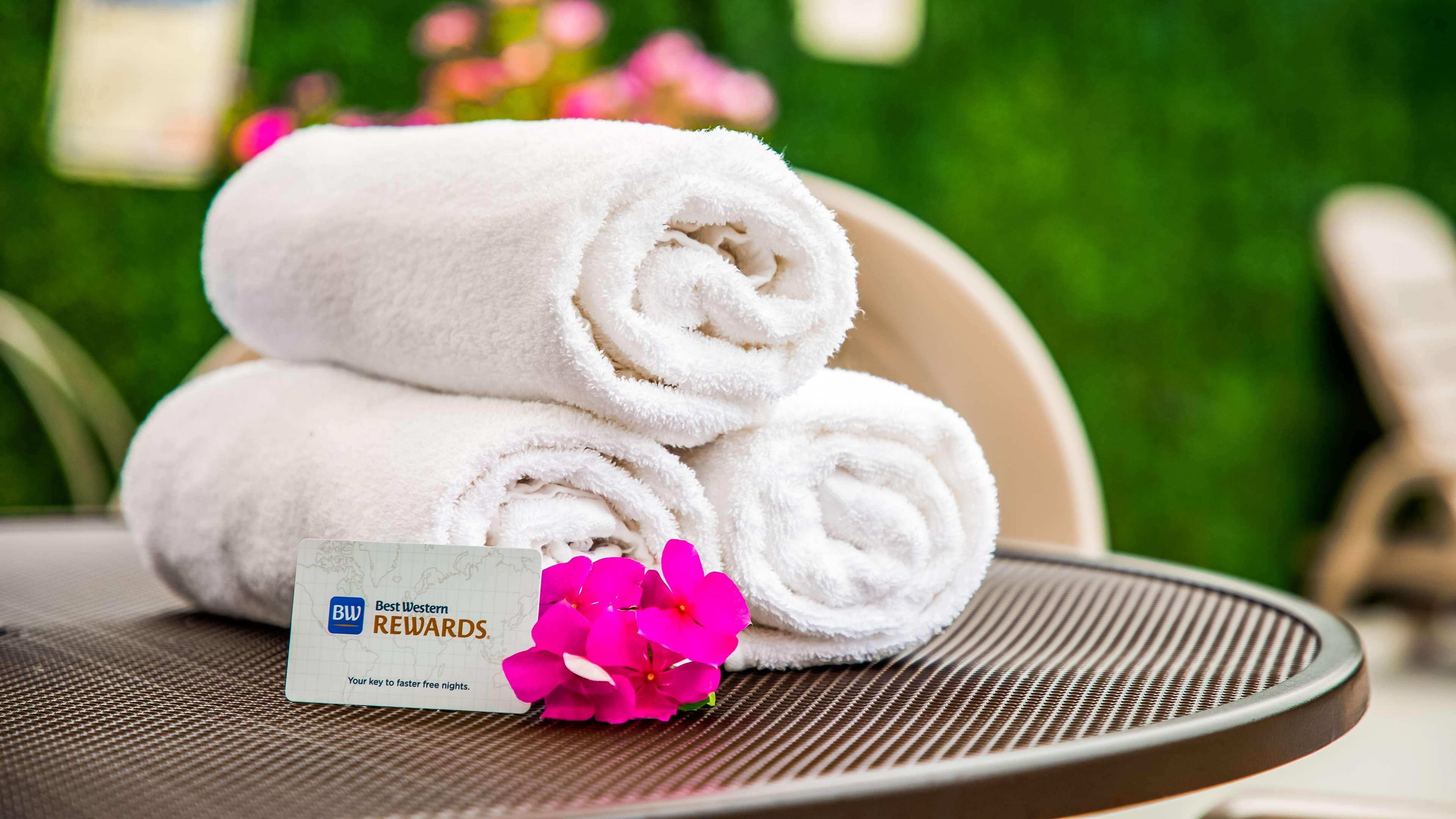 Hotel Surestay By Western Kansas Country North 3*