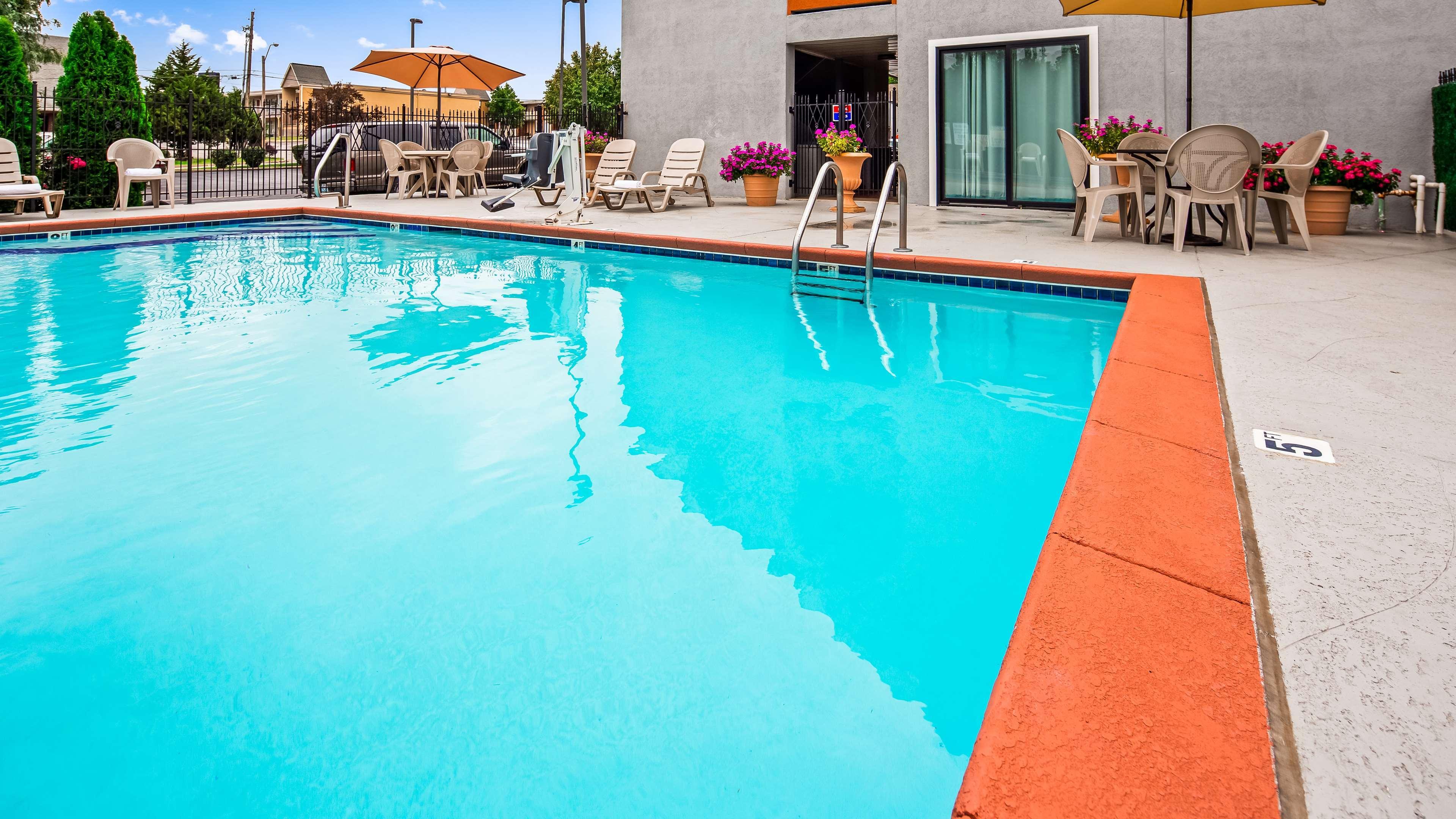Hotel Surestay By Western Kansas Country North Kansas City