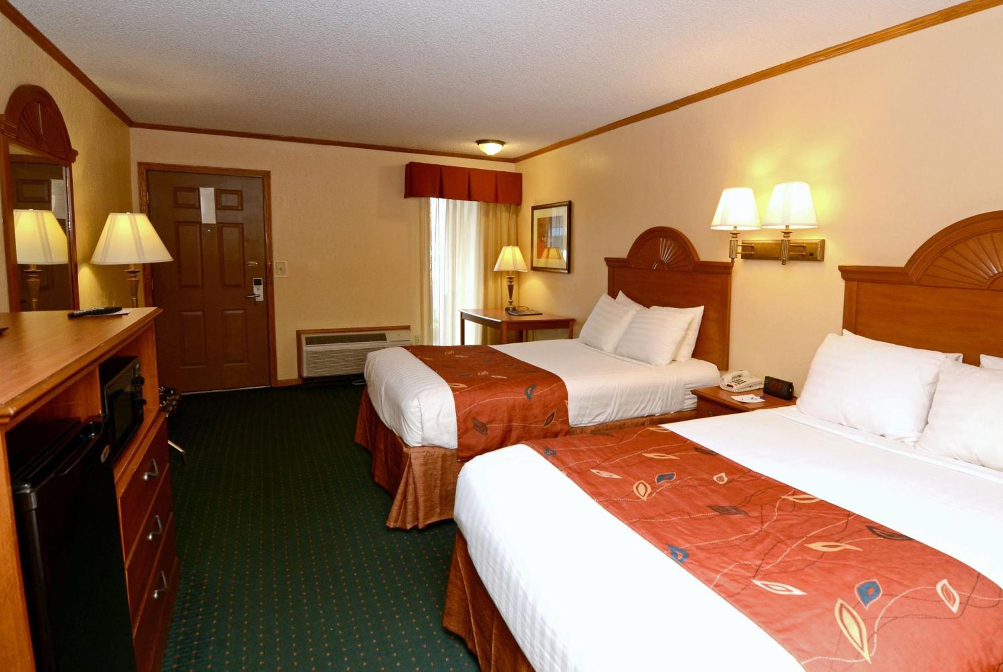 Hotel Surestay By Western Kansas Country North 3*