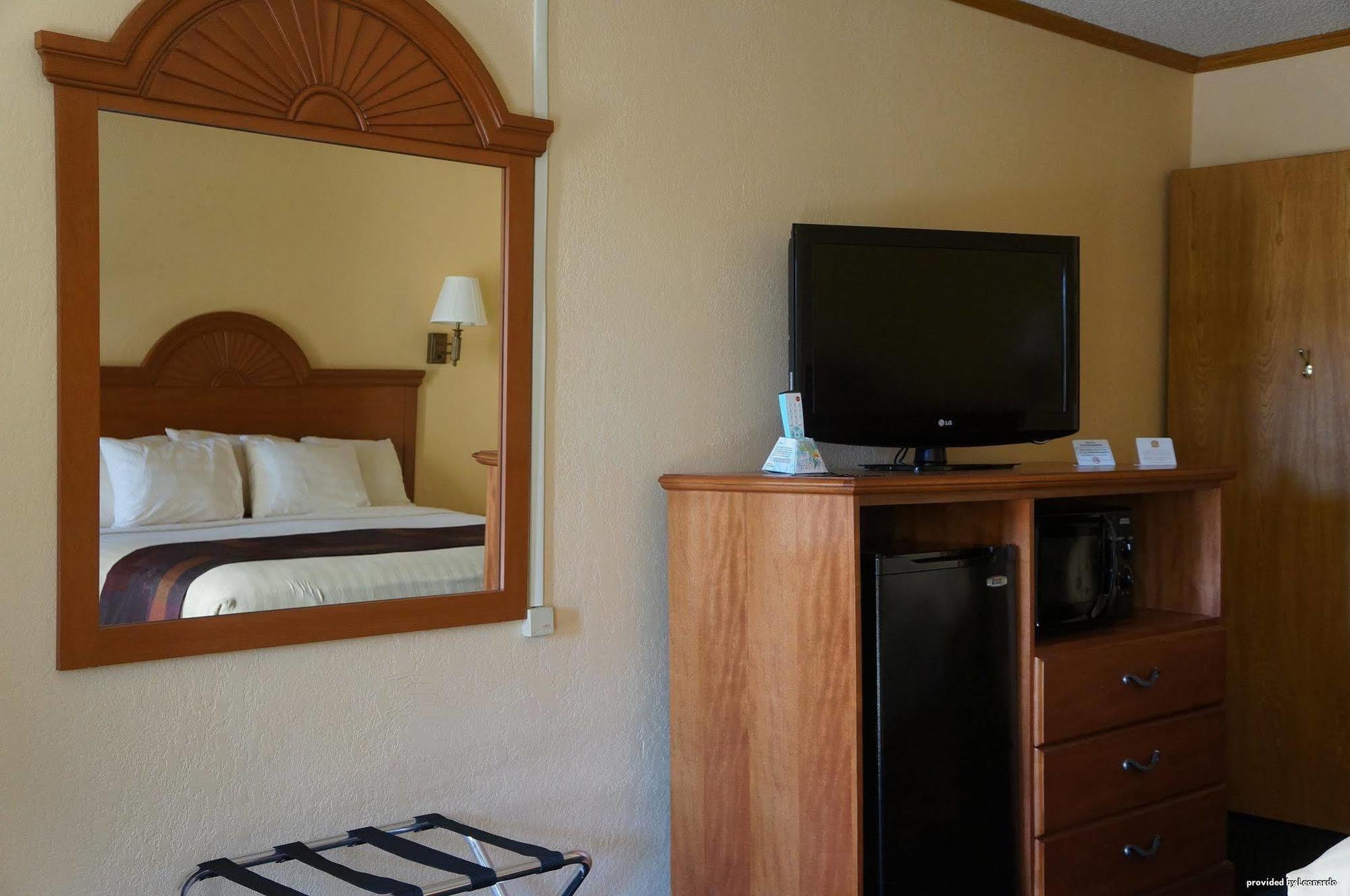 Hotel Surestay By Western Kansas Country North Kansas City
