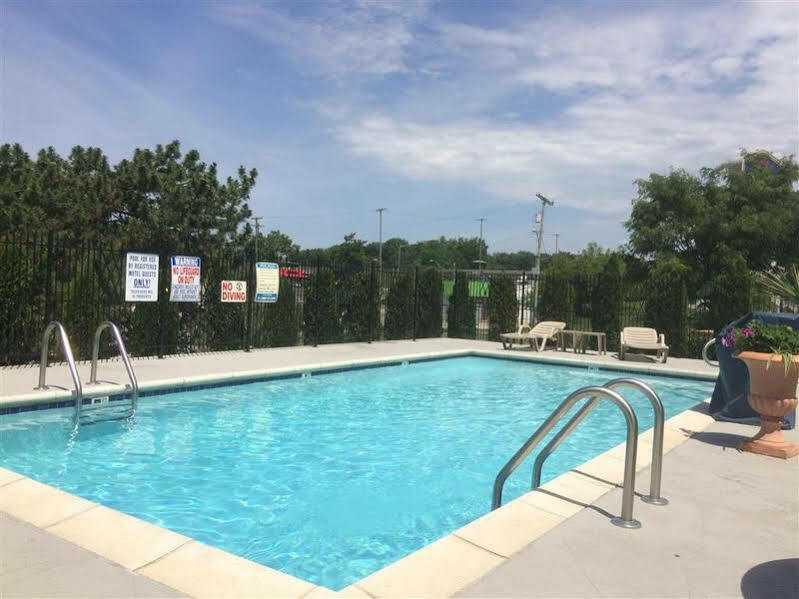 Hotel Surestay By Western Kansas Country North 3*
