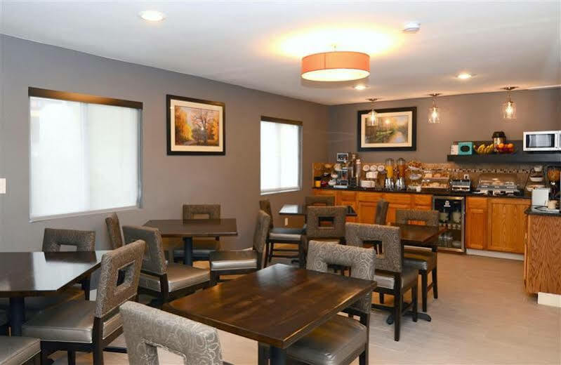 Surestay By Western Kansas Country North Hotel Kansas City